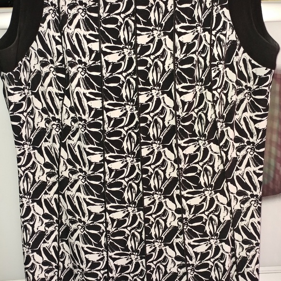 Perceptions Flowy Dress - Picture 3 of 3